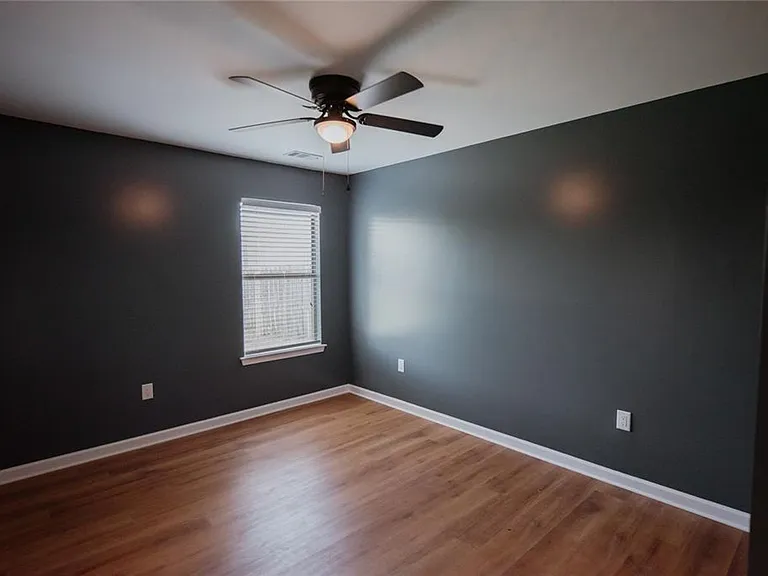 464 Park Lake Dr — Photo 6