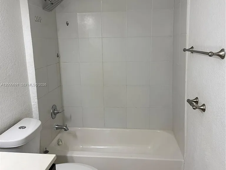 15201 NE 6th Ave #C304 — Photo 9