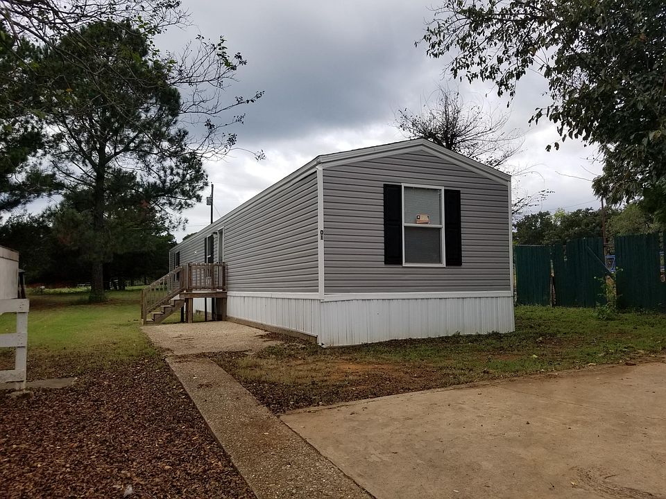 1st image of 511 E Oakdale St