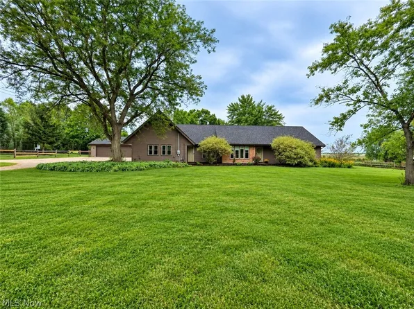 1102 E Garfield Rd, Aurora, OH 44202