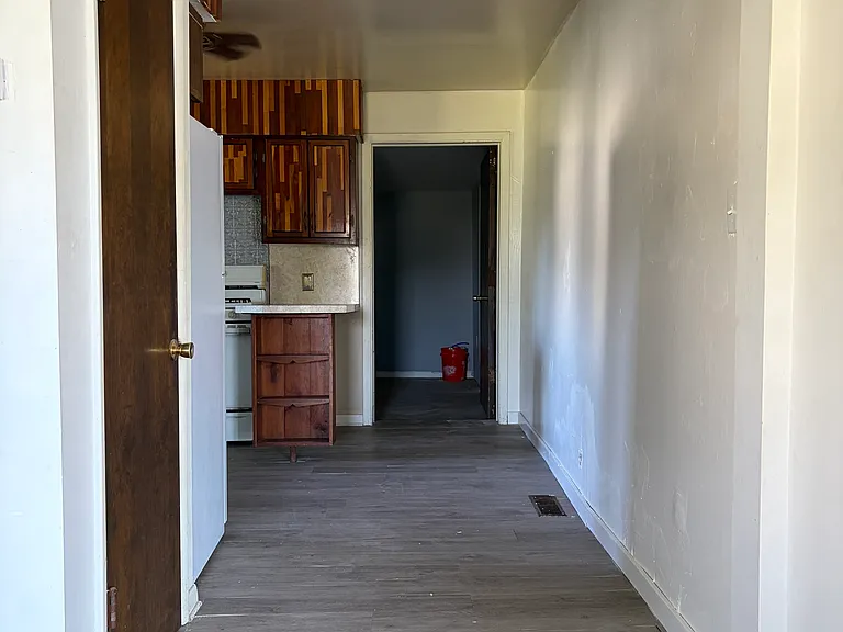 301 E Calvert St — Photo 4