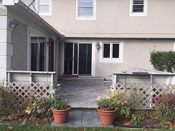 3rd image of 7 Crystal Springs Ln