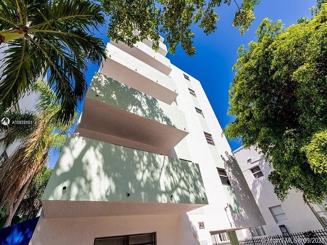 1st image of 1418 Collins Ave