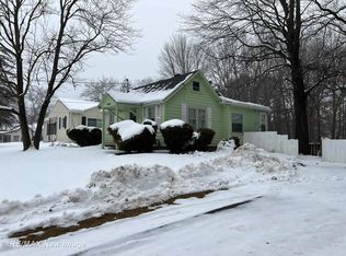 4902 Drake St, Midland, MI 48640