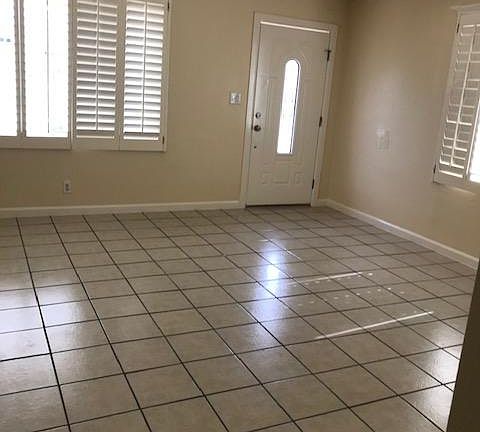 3rd image of 4701 La Luz Ave