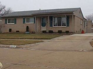 22516 Devonshire St, Woodhaven, MI 48183