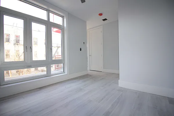 Rented by Nooklyn NYC LLC | media 12