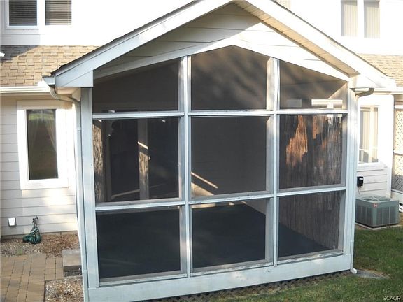 5th image of 105 Lakeside Dr
