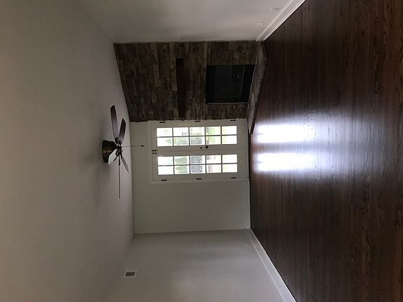 5th image of 1704 W 54th Pl