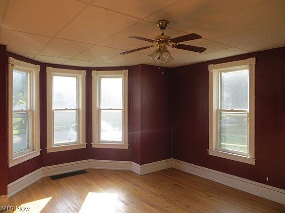 4th image of 583 Washington St