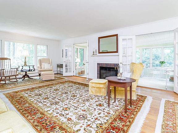 4th image of 84 Knollwood Ln