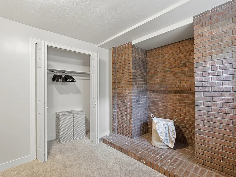 2569 N 2900 E — Photo 23