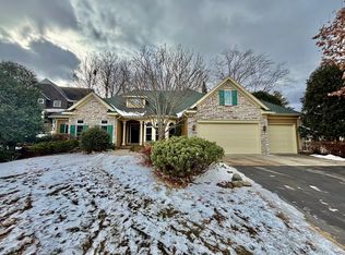 4304 Colleen Ct, Arden Hills, MN 55112