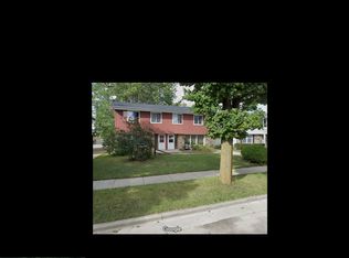 10518 W Dean Rd, Milwaukee, WI 53224