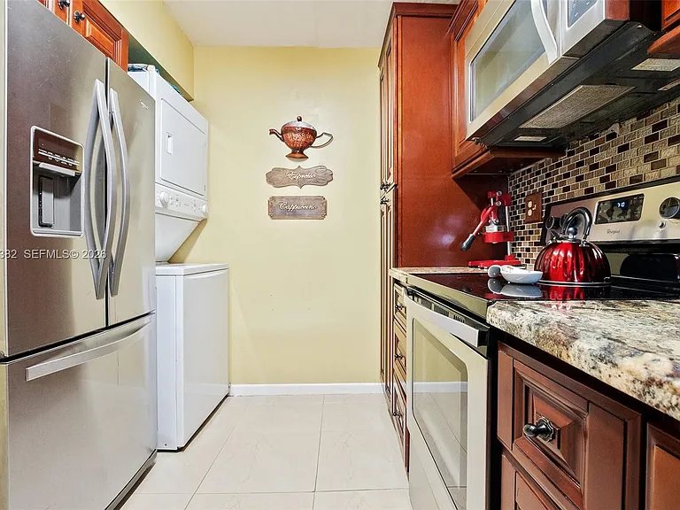 10053 Winding Lake Rd #101 — Photo 13
