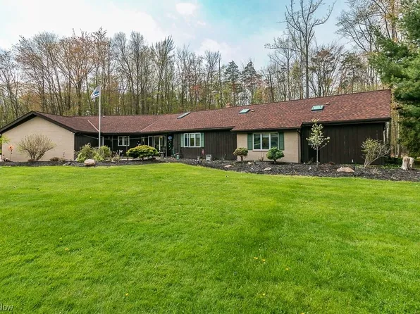 2960 Mill Gate Dr, Willoughby, OH 44094