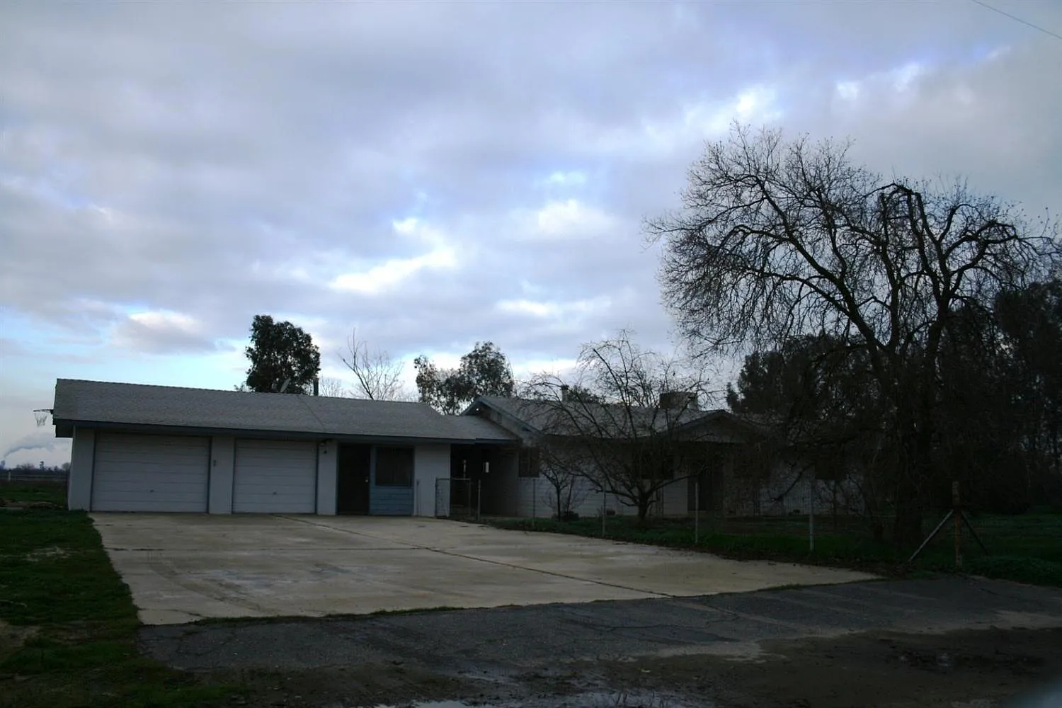 23724 Road 19 1/2 photo 1