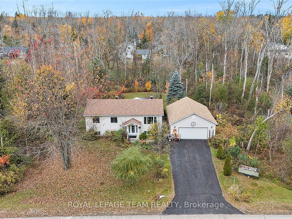 1st image of 4 Black Walnut Rd