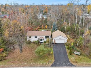 4 Black Walnut Rd, North Grenville, ON K0G 1J0