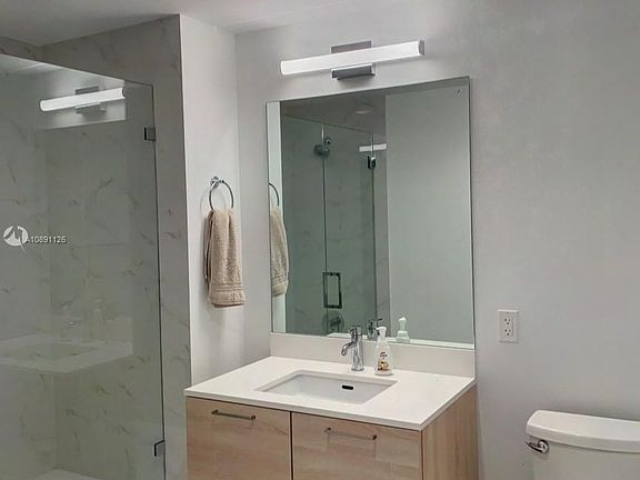 5th image of 16385 Biscayne Blvd APT 2301