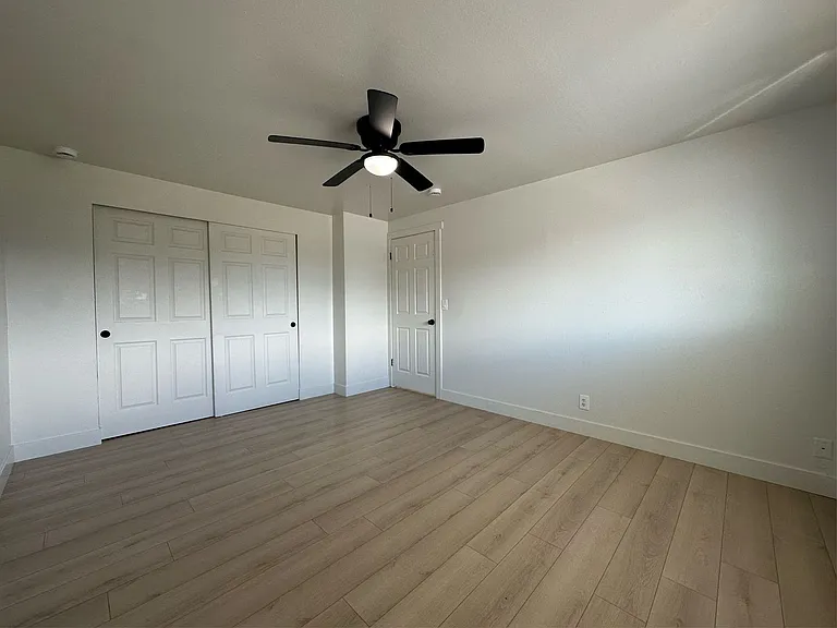 1801 W Parkway Blvd — Photo 18
