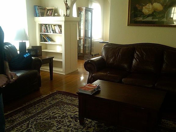 4th image of 2572 Beechwood Blvd