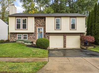 2105 Fox Hollow Dr, Columbus, OH 43228