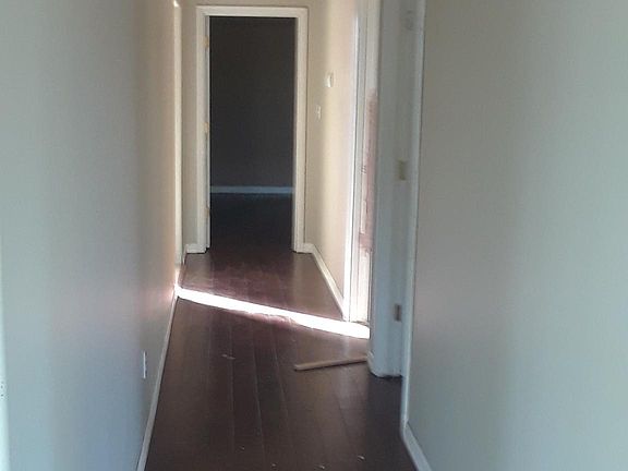 3rd image of 435 E Park Dr