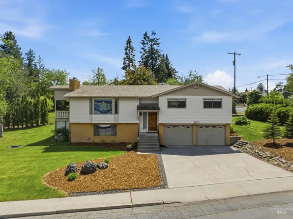 1205 Ponderosa Dr, Moscow, ID 83843