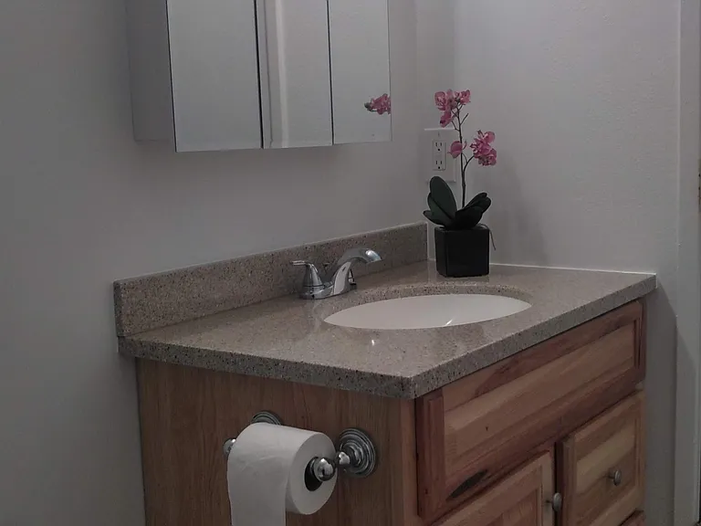 636 W Lennox St — Photo 5