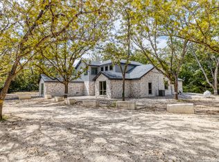 422 Red Wright Rd, Leakey, TX 78873