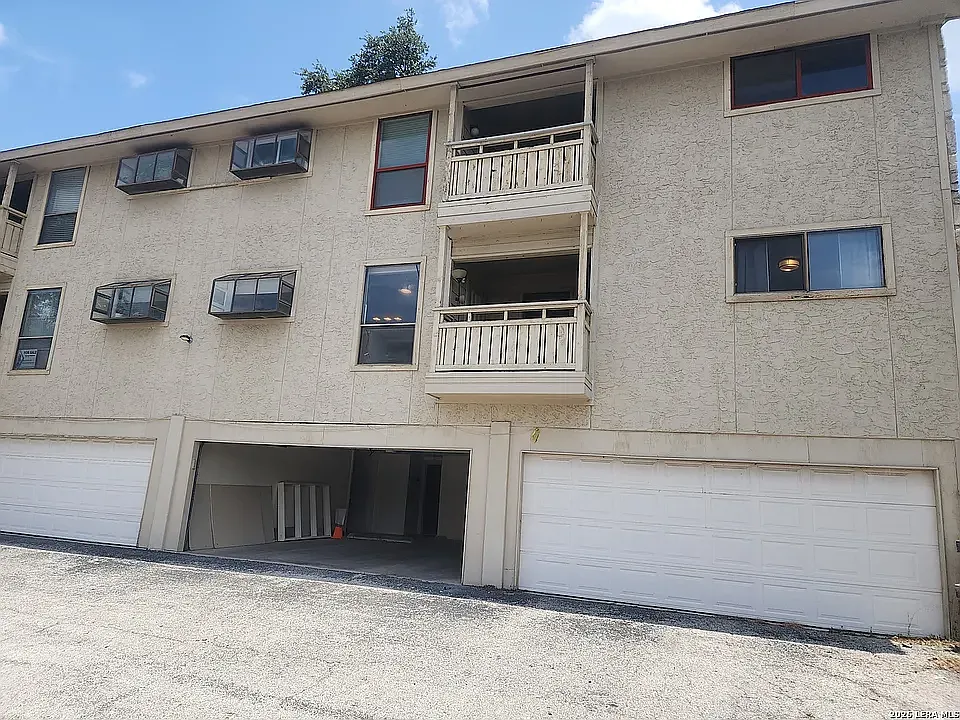 3 bed, 1610 sqft, $2,225 — Photo 3