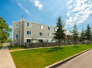 Briarwynd Court, Edmonton, AB T6C 0W8