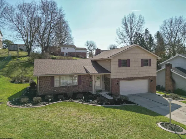128 Valley Dr, Bridgeport, WV 26330
