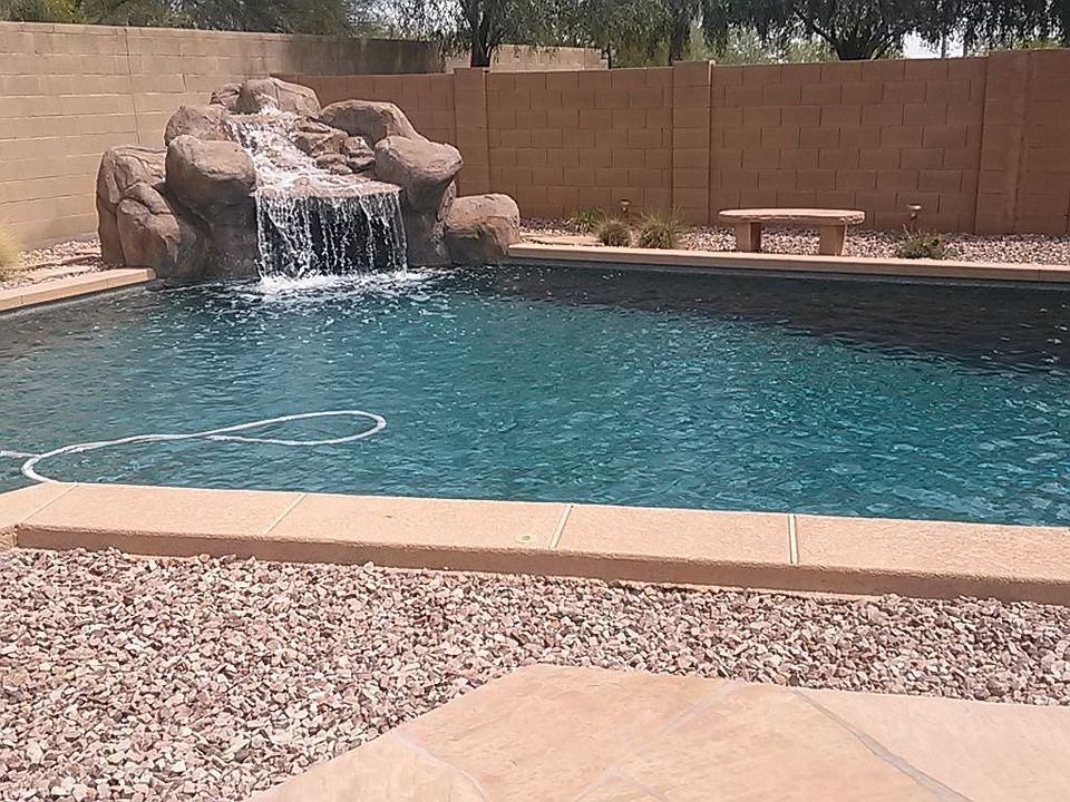 Large Pebble tec pool