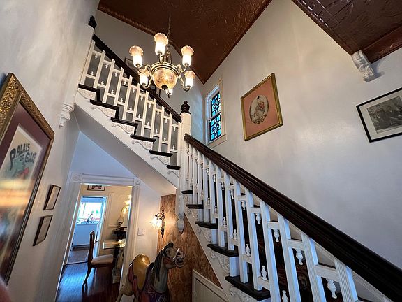 3rd image of 323 S Francisca Ave