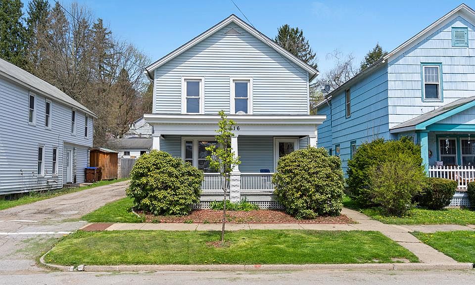 1st image of 516 W Elm St