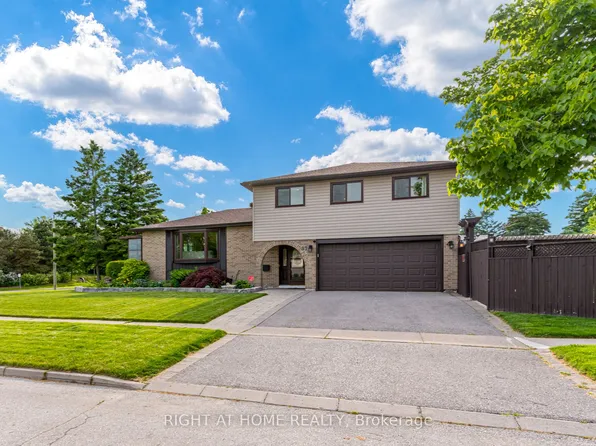 51 Lewin Cres, Ajax, ON L1S 3A2