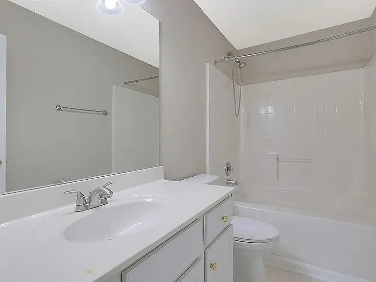 2295 Lexington Ln — Photo 15