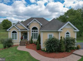 130 Ridge View Dr, Berkeley Springs, WV 25411