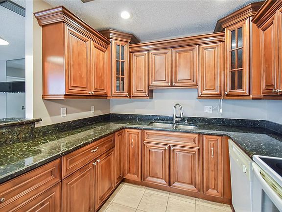 5th image of 14734 Pine Glen Cir