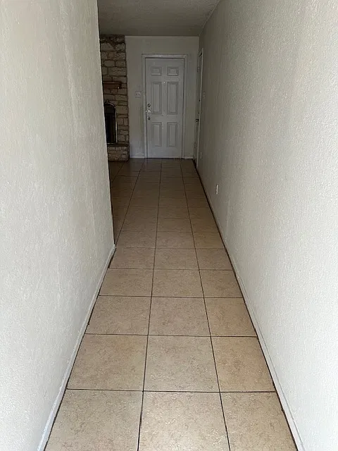 2 bed, 2.5 bath, 1250 sqft, $1,400 — Photo 3