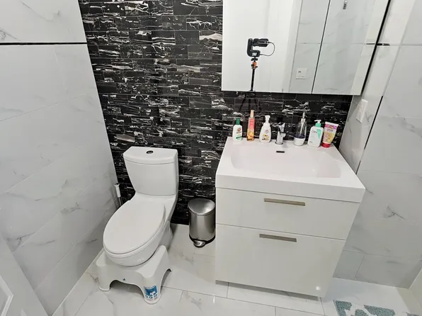 1414 West 4th Street image 8 of 13