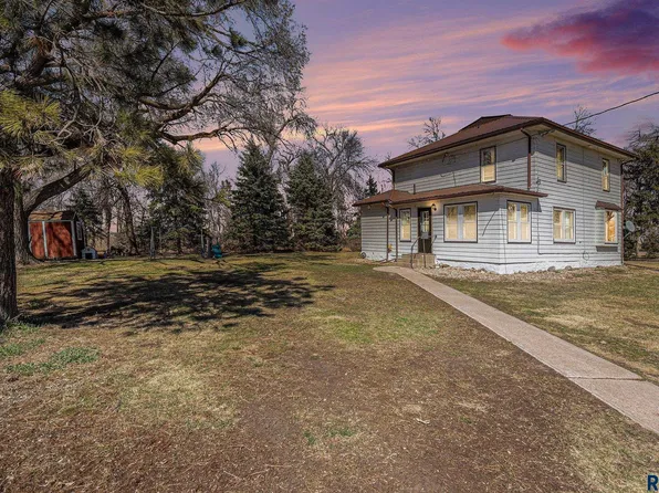 24681 457th Ave, Colton, SD 57018