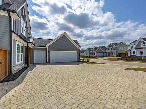 4th image of 2028 Shallow Bluff Ct