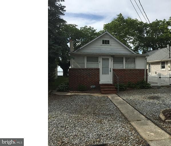 1st image of 97 N River Dr