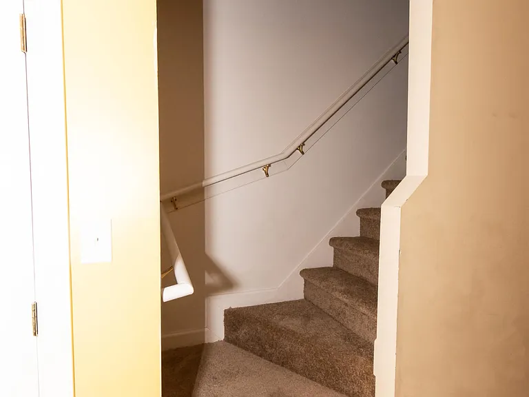 104 Streamwood Dr — Photo 11