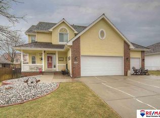 1222 Limerick Rd, Papillion, NE 68046