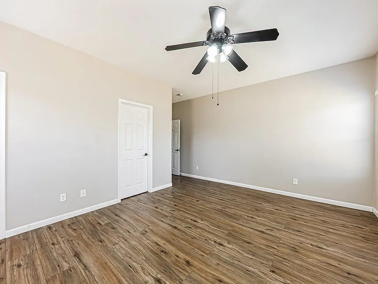 15316 W Cortez St — Photo 9