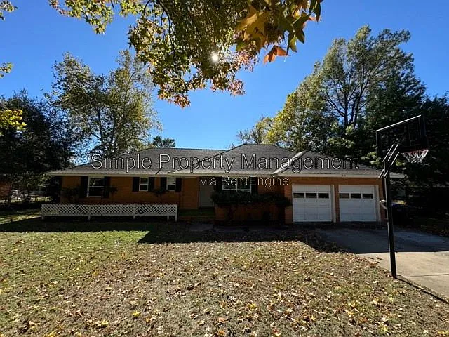 816 Willow Ln — Photo 2